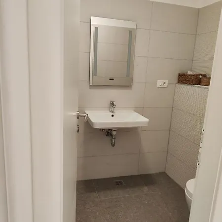 Lucy Apartment Split
